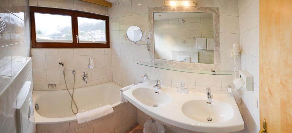 Hotel Garni Mirabell Ischgl Extérieur photo